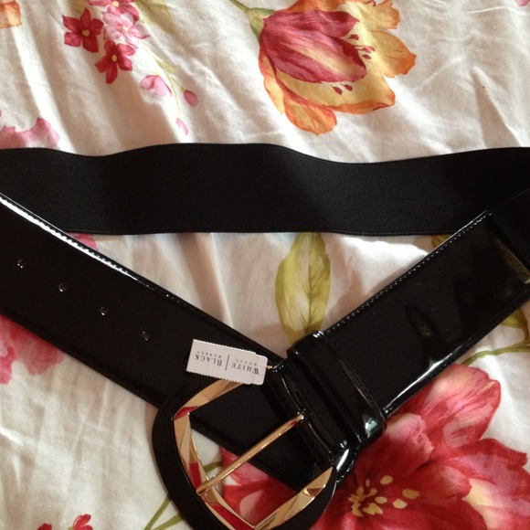 M Black patent/stretch White House Blk  mkt belt