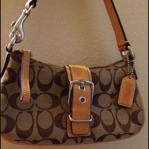 100% authentic coach shoulder purse.