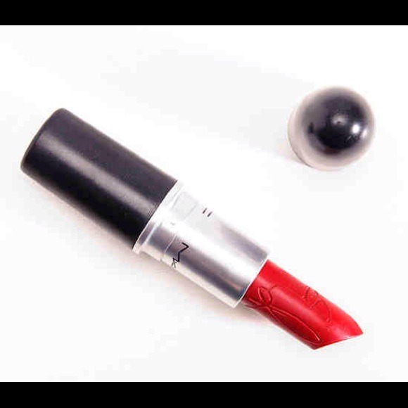 Limited edition Mac riri woo!