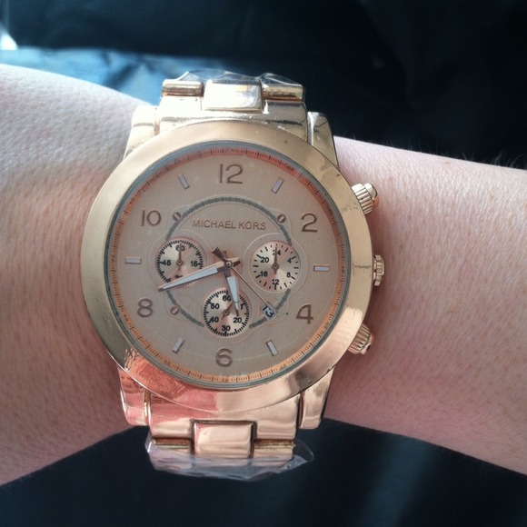 ✅SOLD✅ Michael kors rose gold watch