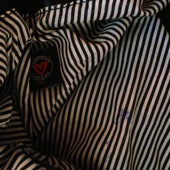 ❌N/A❌UE Urban Expressions Studded Vegan Bag Blk - Picture 4 of 4