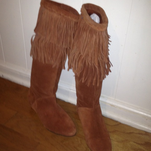 RARE suede moccasin flat boot by Gianni Bini