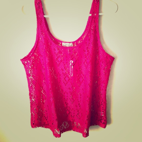 💚Sold💚 Fuchsia crocheted tank