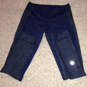 Lululemon size 4 pants super cute!