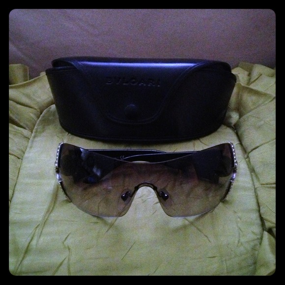 💥Reduced💥Authentic Bvlgari shades!