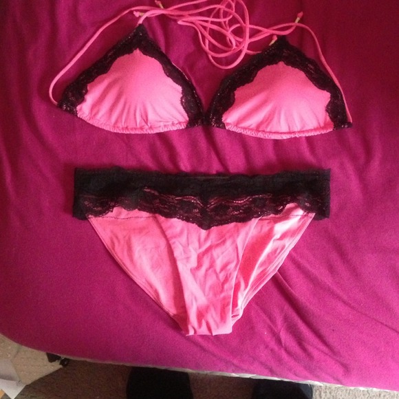 🎀Pink Victoria's Secret swim suit top&bottom🎀👙
