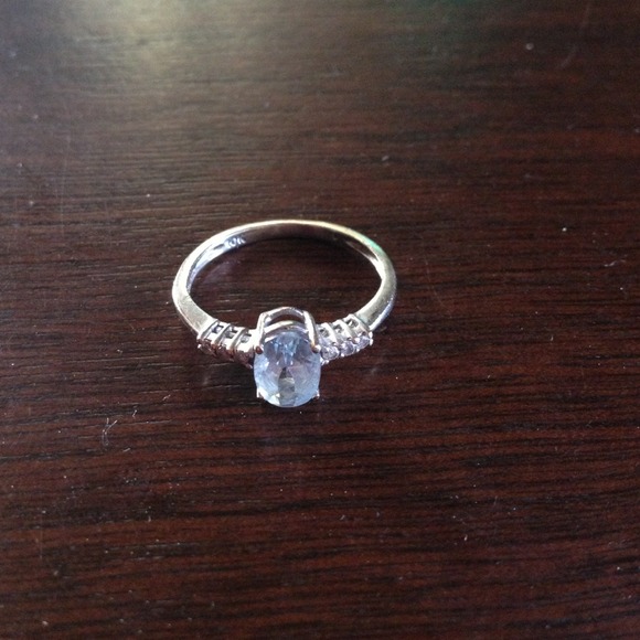 10kt white gold ring/14kt earrings bundle sold