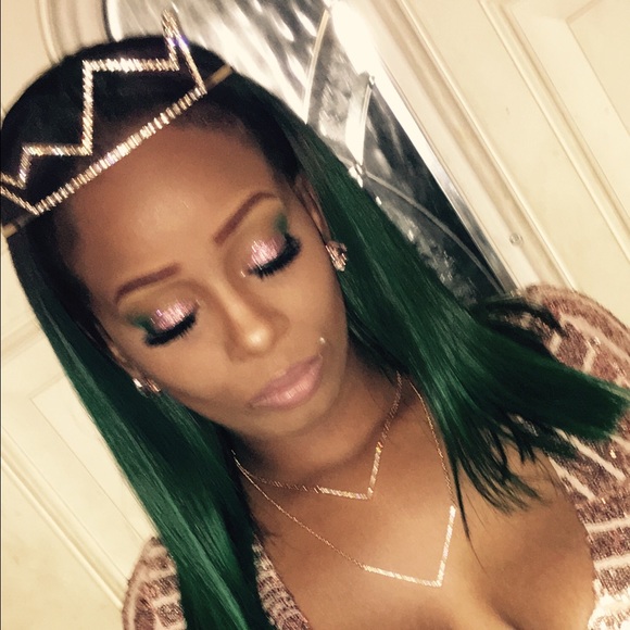 Meet US 👸👱 - Picture 2 of 4