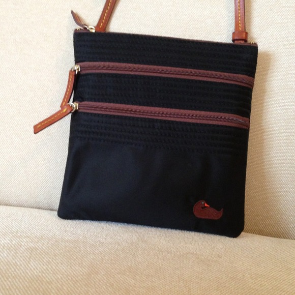 Dooney & Bourke travel purse