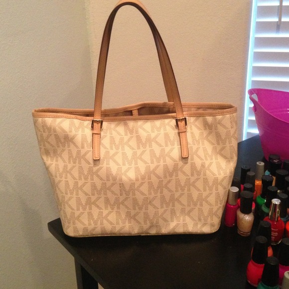 Authentic Michael Kors Tote 🔴JustReduced🔴🔴🔴