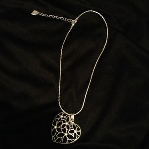 ***hold****Heart necklace with Swarovski crystals.