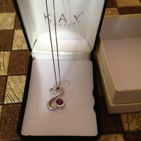 18 in wgold necklace🌸💯