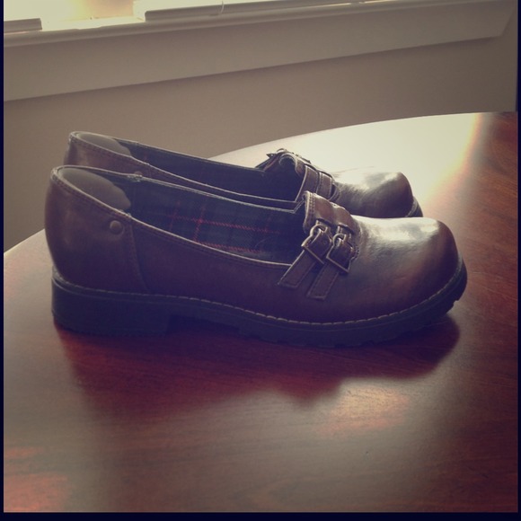 Mary Janes brown shoes