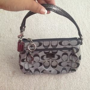 Authentic/Large coach wristlet