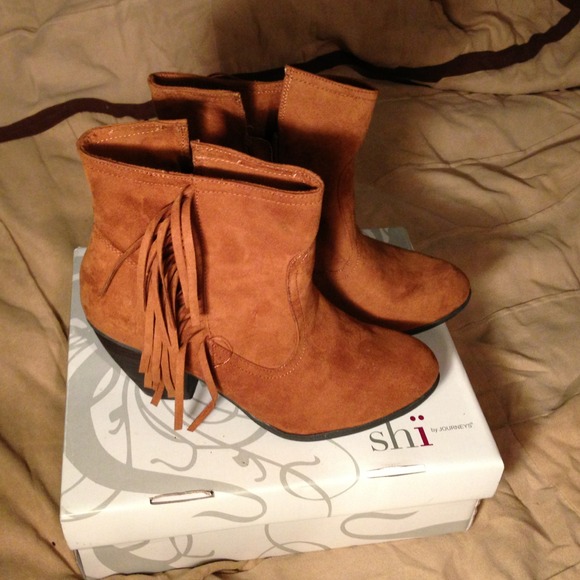 Shi by Journeys Boots - Fringe boots with zipper 👀 Reduced 👀