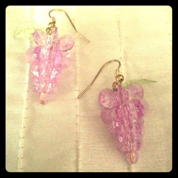 SOLD 💕New Unique Grape Earrings!