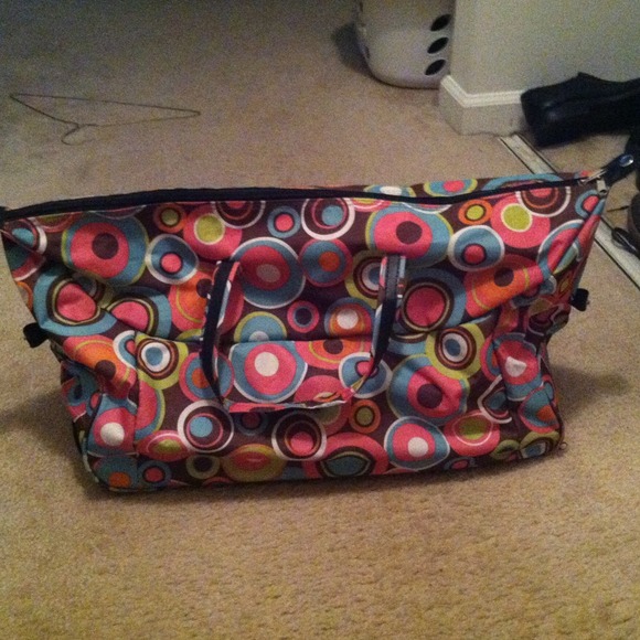 Cute duffle nag with rollers