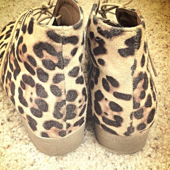 ❌SOLD❌Steve Madden cheetah booties - Picture 3 of 4