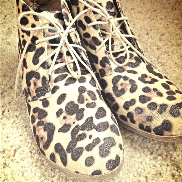 ❌SOLD❌Steve Madden cheetah booties - Picture 4 of 4