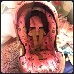 ✂Reduced✂ Girls Infant Carseat & base