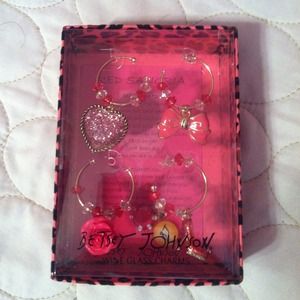NWOT Betsey Johnson wine glass charms.