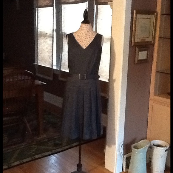 Stunning, Jones of New York size 16, Navy Blue