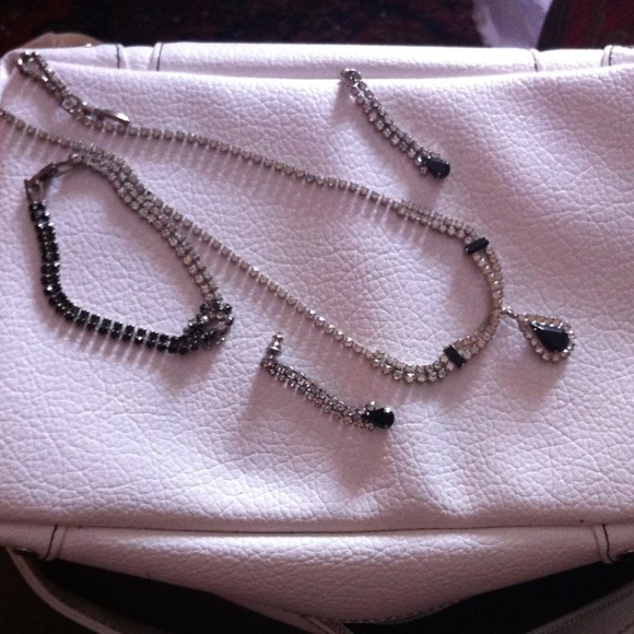 Black and white rhinestone neckless set