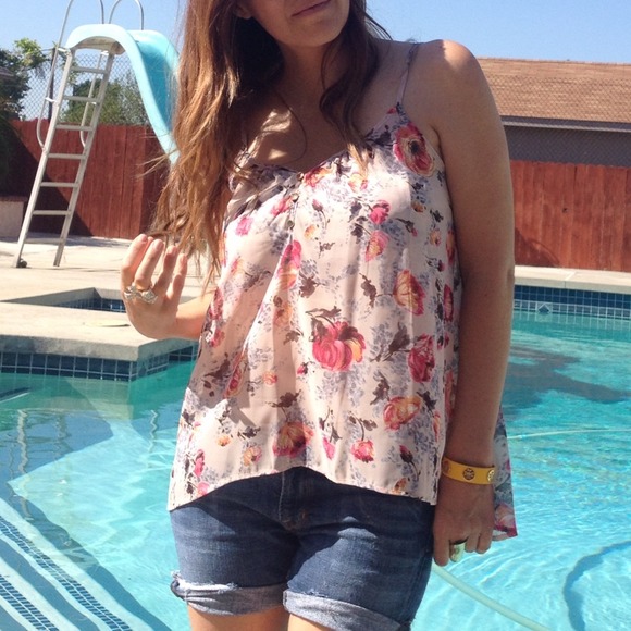 🌸Nude pink Floral chiffon top blouse 🌺 - Picture 2 of 4