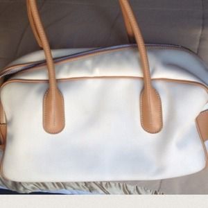 Casual Tod's handbag, comes with original dust bag