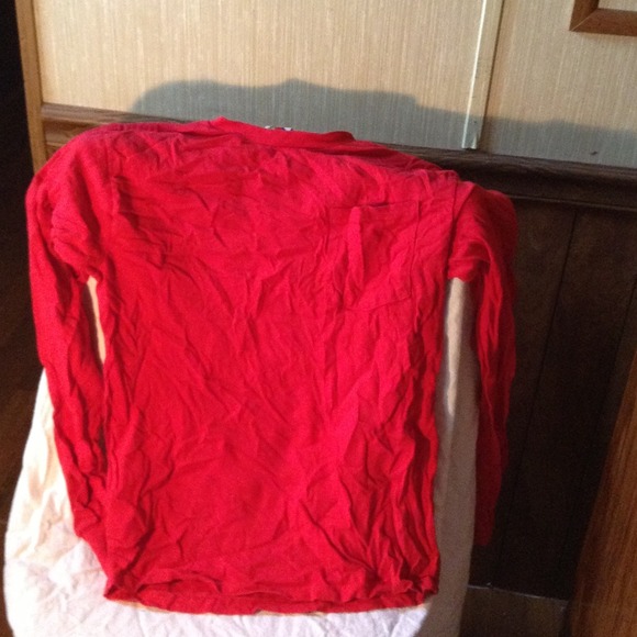 Men's pocket red long sleeve shirt