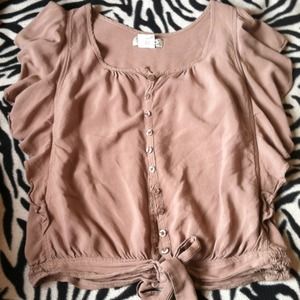 ❌SOLD❌Cream ruffled sleeve shirt