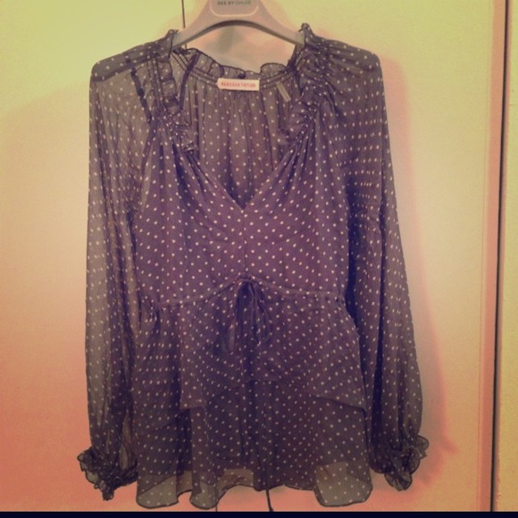 Polka dot top! So trendy - Picture 1 of 2
