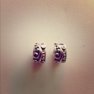📍Sold!!!Aut Pandora pink tendril clips set of 2