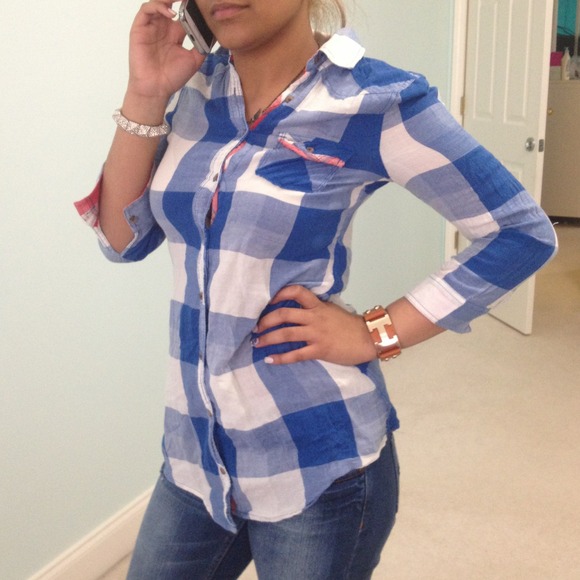 Hollister shirt
