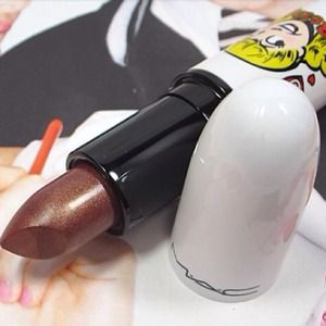 AUTHENTIC "oh oh oh" MAC LIPSTICK