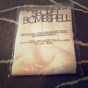 Victoria's Secret bombshell tank