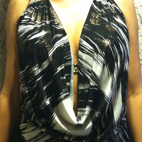 Low dip in the front & Sexy cut out back - Picture 1 of 3