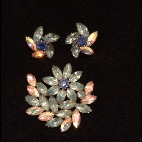 Vintage set of clip earrings and broach