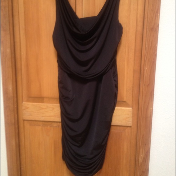 Gorgeous little black dress.