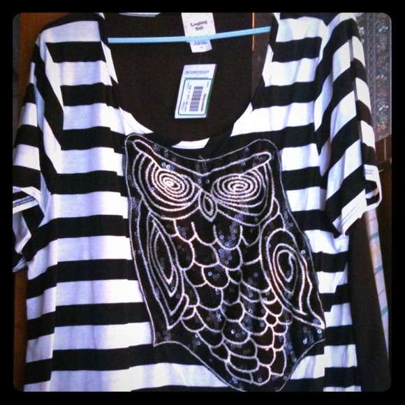 Size XL blk & white stripped owl shirt!
