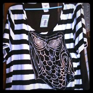 Size XL blk & white stripped owl shirt!