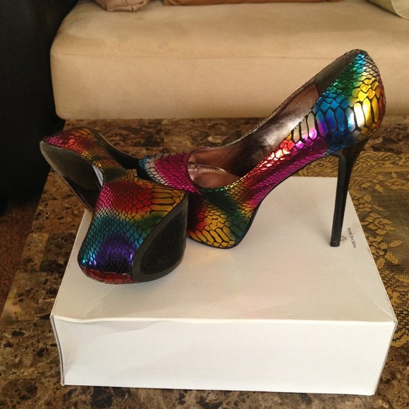 Multi colored Steven maddens heels