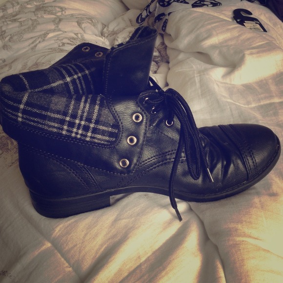 REDUCED Black Combat Style Boots