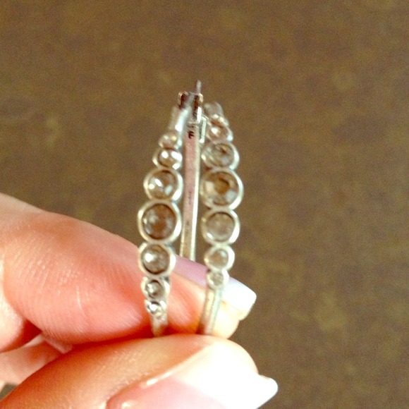 Fossil brand rhinestone hoop earrings - Picture 1 of 2