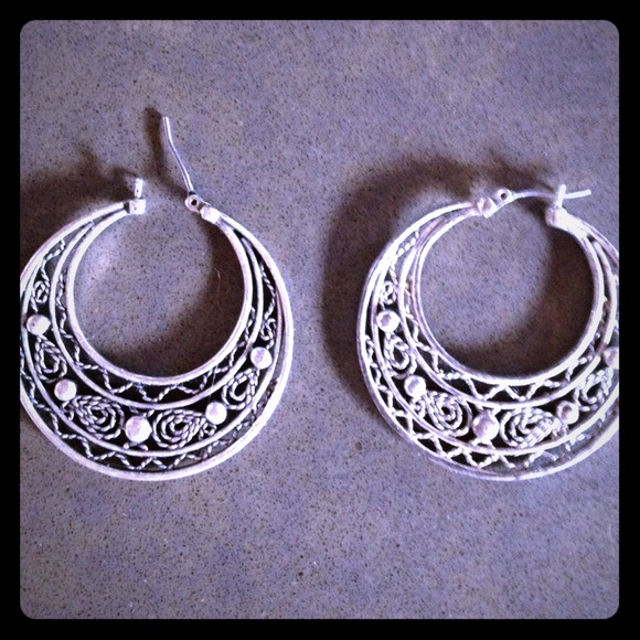 Silver filigree earrings