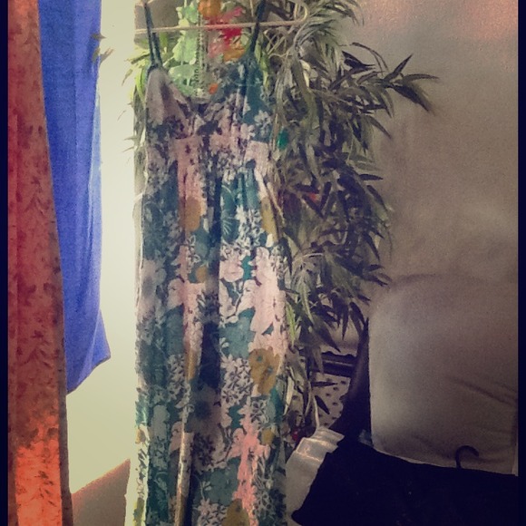 Hawaiian dress - Picture 1 of 1