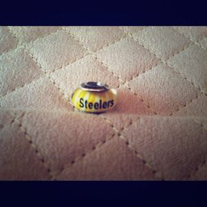 Steelers Pandora Murano glass bead