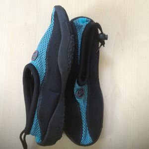 Aqua sock shoes turqouoise & black so comfy sz8