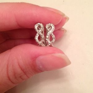 Genuine diamond earrings negotiable price!! 10k