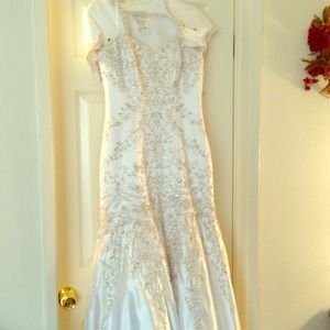 Wedding dress for sale perfect condition
